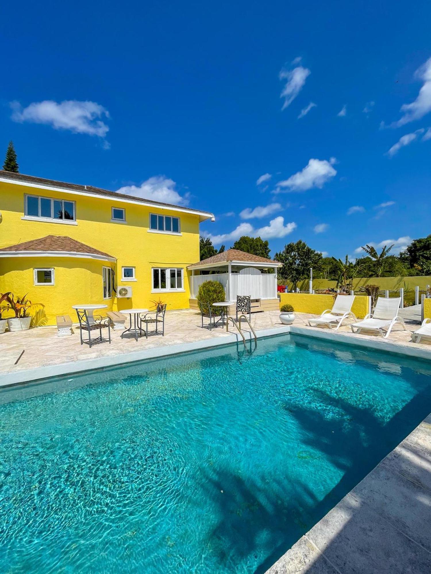 Golden Palms House Bed & Breakfast Nassau Dış mekan fotoğraf