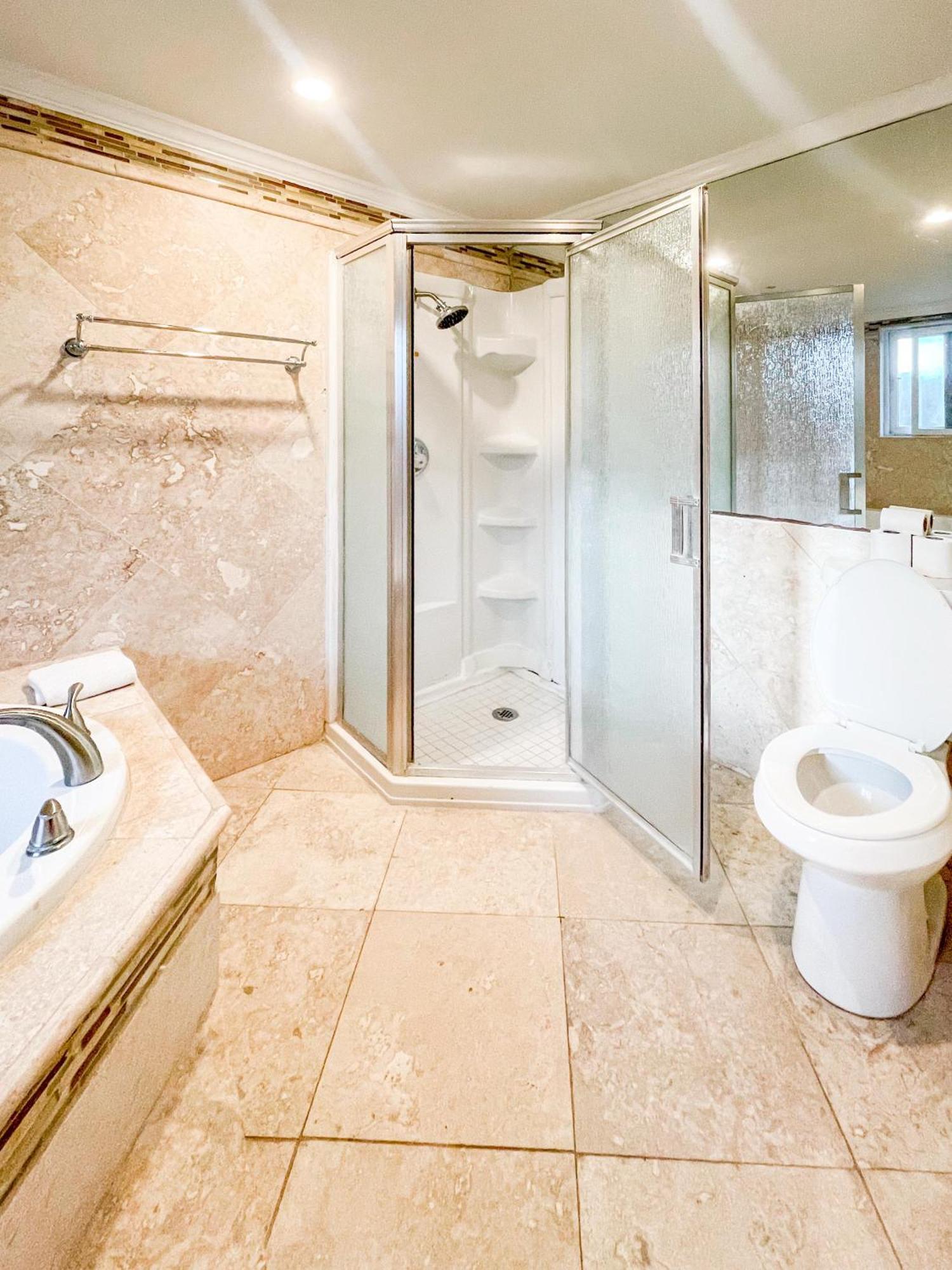 Golden Palms House Bed & Breakfast Nassau Dış mekan fotoğraf