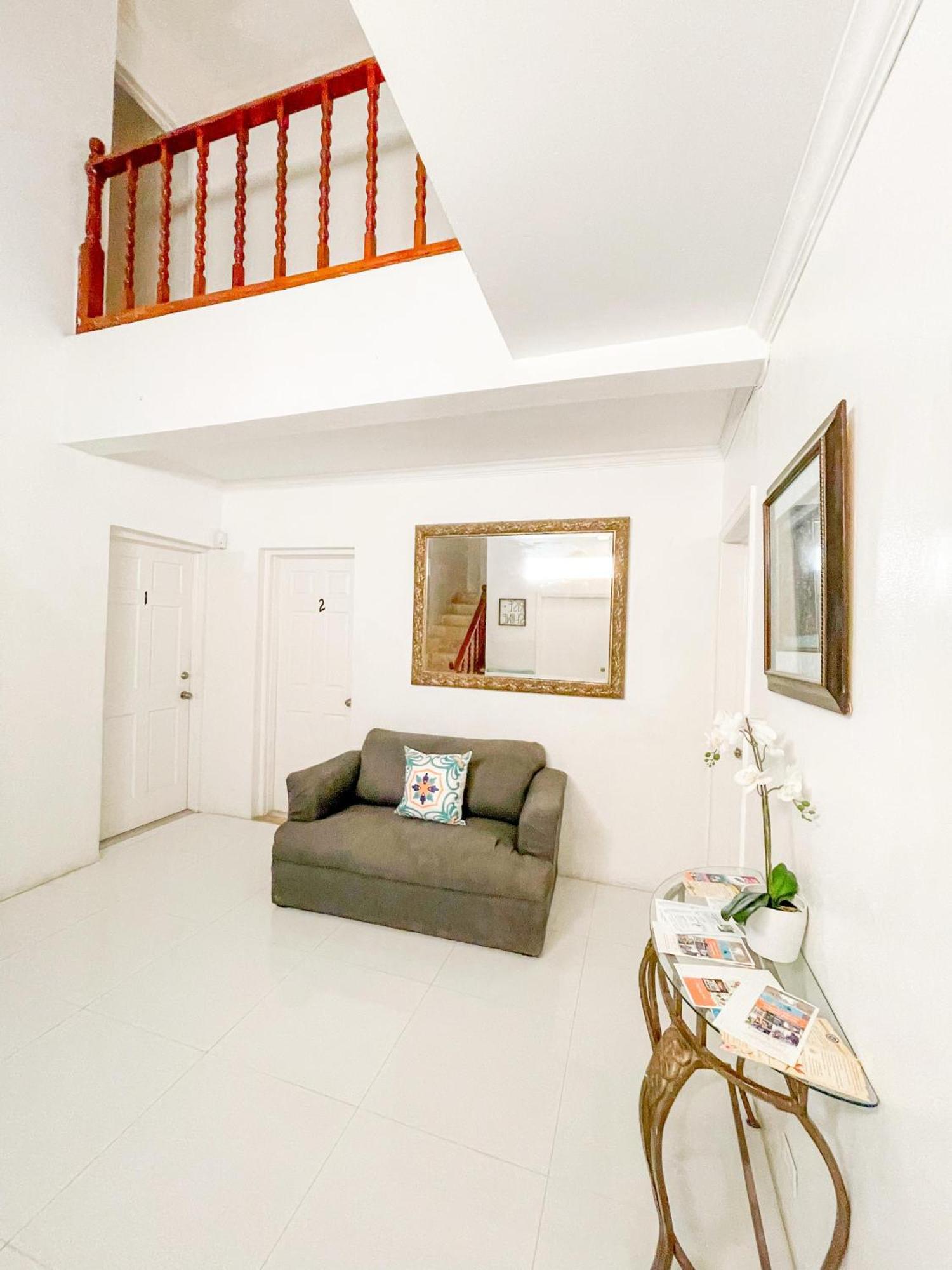 Golden Palms House Bed & Breakfast Nassau Dış mekan fotoğraf